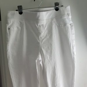 *BRAND NEW* Old Navy White Tall Pullon Jeans